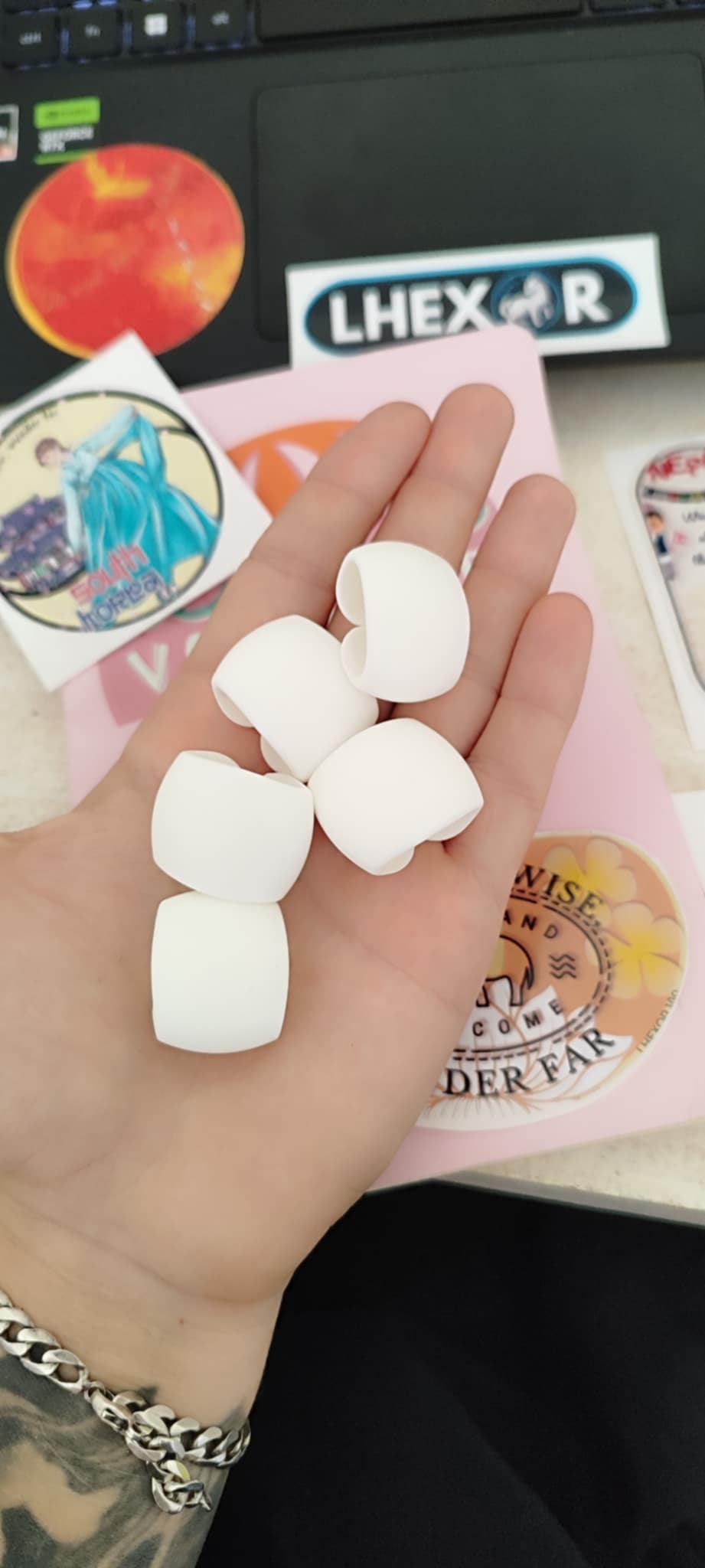 Ensemble de 5 organiseurs de câbles pour bureau ou voyage - blanc